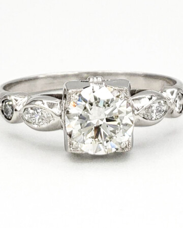 vintage-platinum-engagement-ring-with-0-69-carat-round-brilliant-cut-diamond-egl-h-vs2