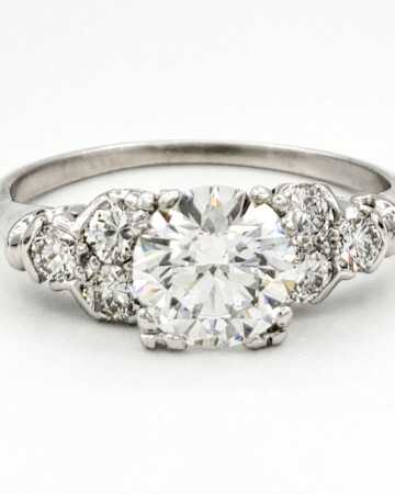 vintage-platinum-engagement-ring-with-1-00-carat-round-brilliant-cut-diamond-gia-e-si1
