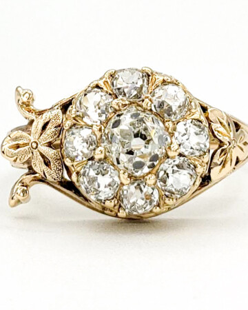 vintage-18-karat-ring-with-1-15-carats-of-old-mine-cut-diamonds