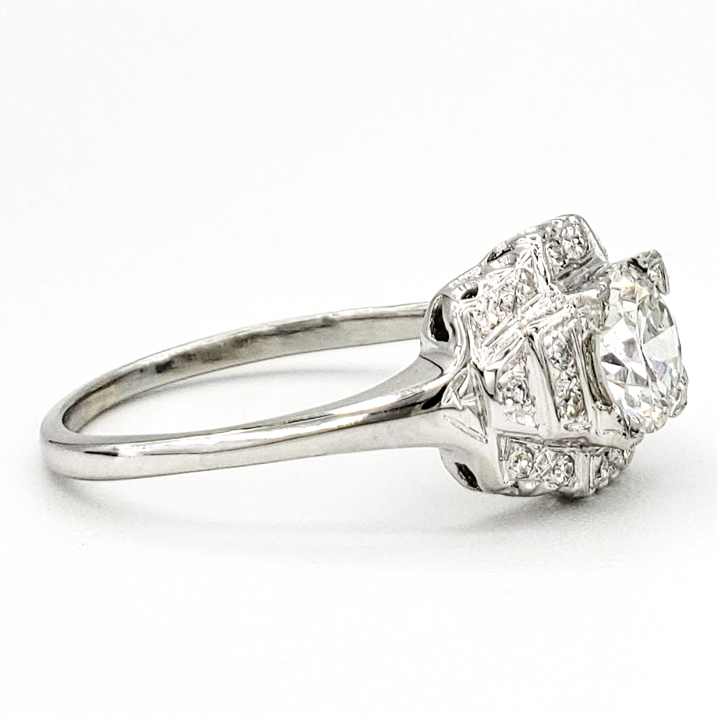 vintage-18-karat-gold-engagement-ring-with-0-67-carat-old-european-cut-diamond-egl-g-si1