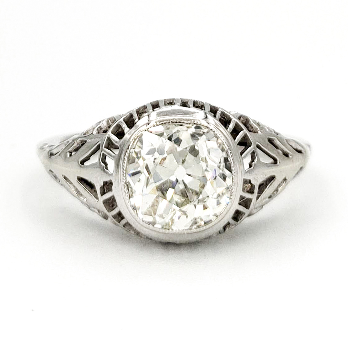 vintage-18-karat-gold-engagement-ring-with-1-46-carat-old-mine-cut-diamond-egl-j-si2