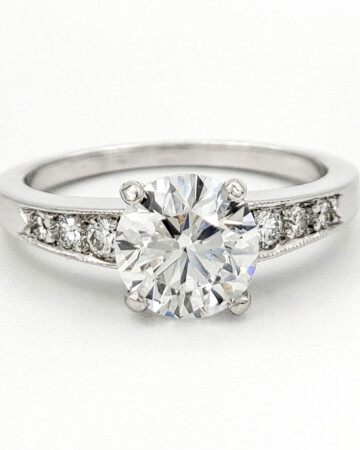 vintage-platinum-engagement-ring-with-1-04-round-brilliant-cut-diamond-gia-d-vvs2
