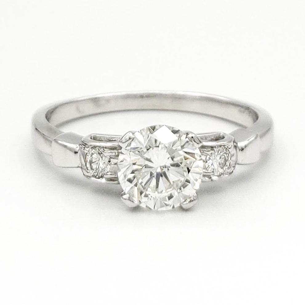 vintage-platinum-engagement-ring-with-0-63-carat-round-brilliant-cut-diamond-egl-h-si1