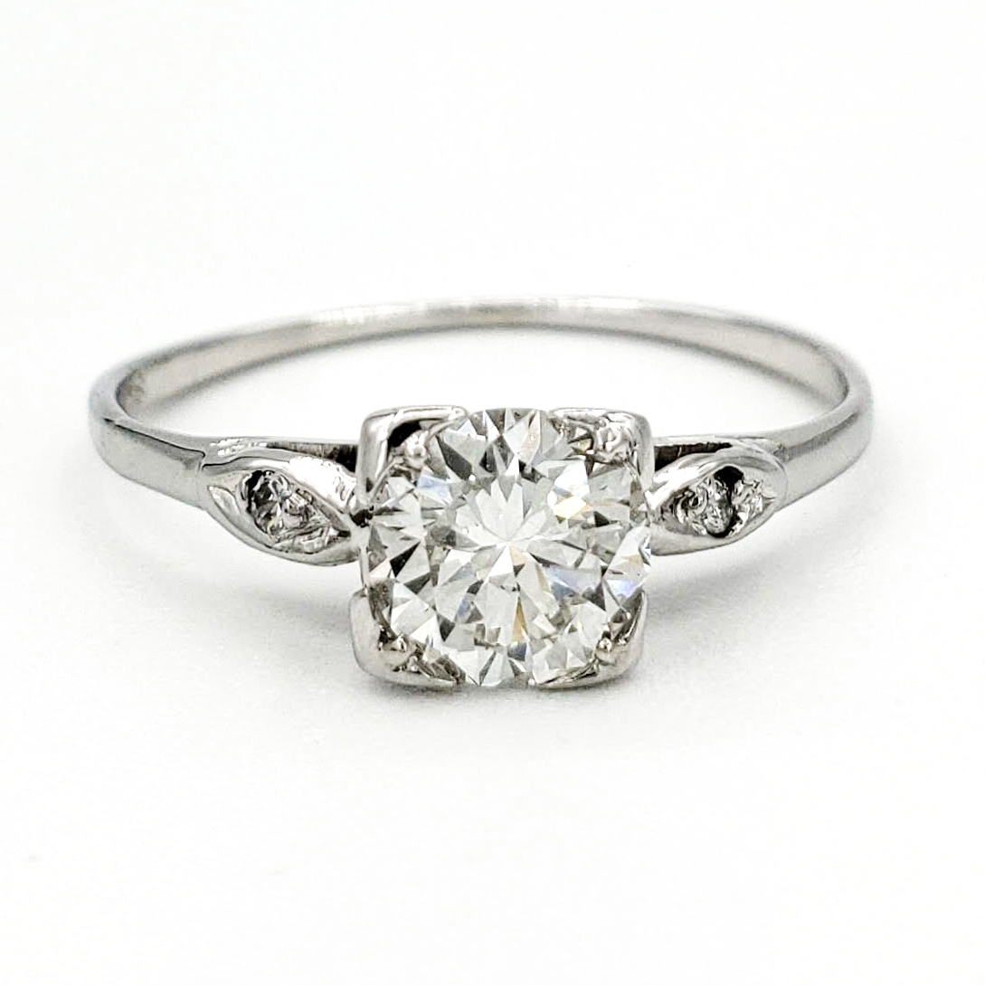 vintage-18-karat-gold-engagement-ring-with-0-58-carat-round-brilliant-cut-diamond-egl-f-vs2