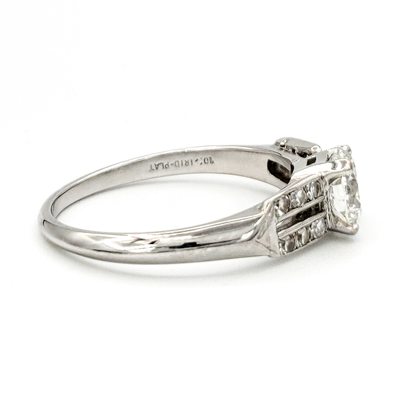 vintage-platinum-engagement-ring-with-0-70-carat-round-brilliant-cut-diamond-gia-h-vvs2