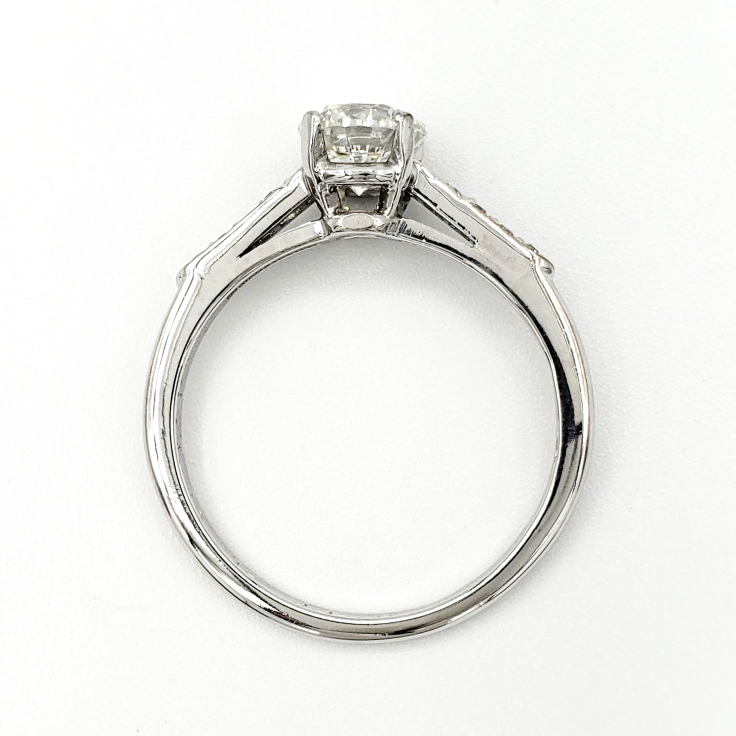 vintage-platinum-engagement-ring-with-1-09-carat-round-brilliant-cut-diamond-gia-k-vs2