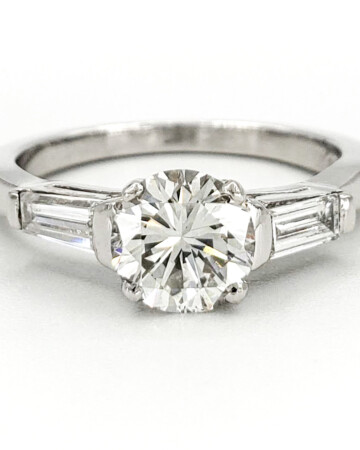 vintage-platinum-engagement-ring-with-0-82-carat-round-brilliant-cut-diamond-egl-h-vs2