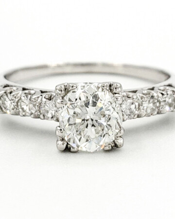 vintage-platinum-engagement-ring-with-1-01-carat-round-brilliant-cut-diamond-egl-h-si1