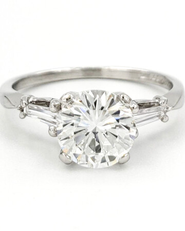 vintage-platinum-engagement-ring-with-1-11-carat-round-brilliant-cut-diamond-gia-e-vvs2
