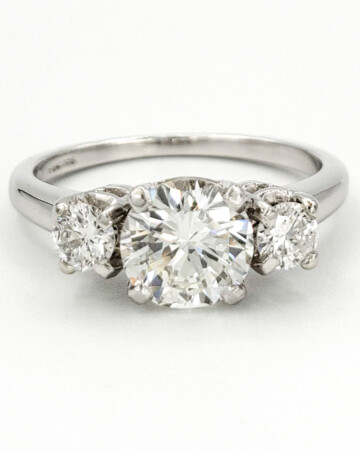 vintage-platinum-engagement-ring-with-1-01-carat-round-brilliant-cut-diamond-gia-j-vs2