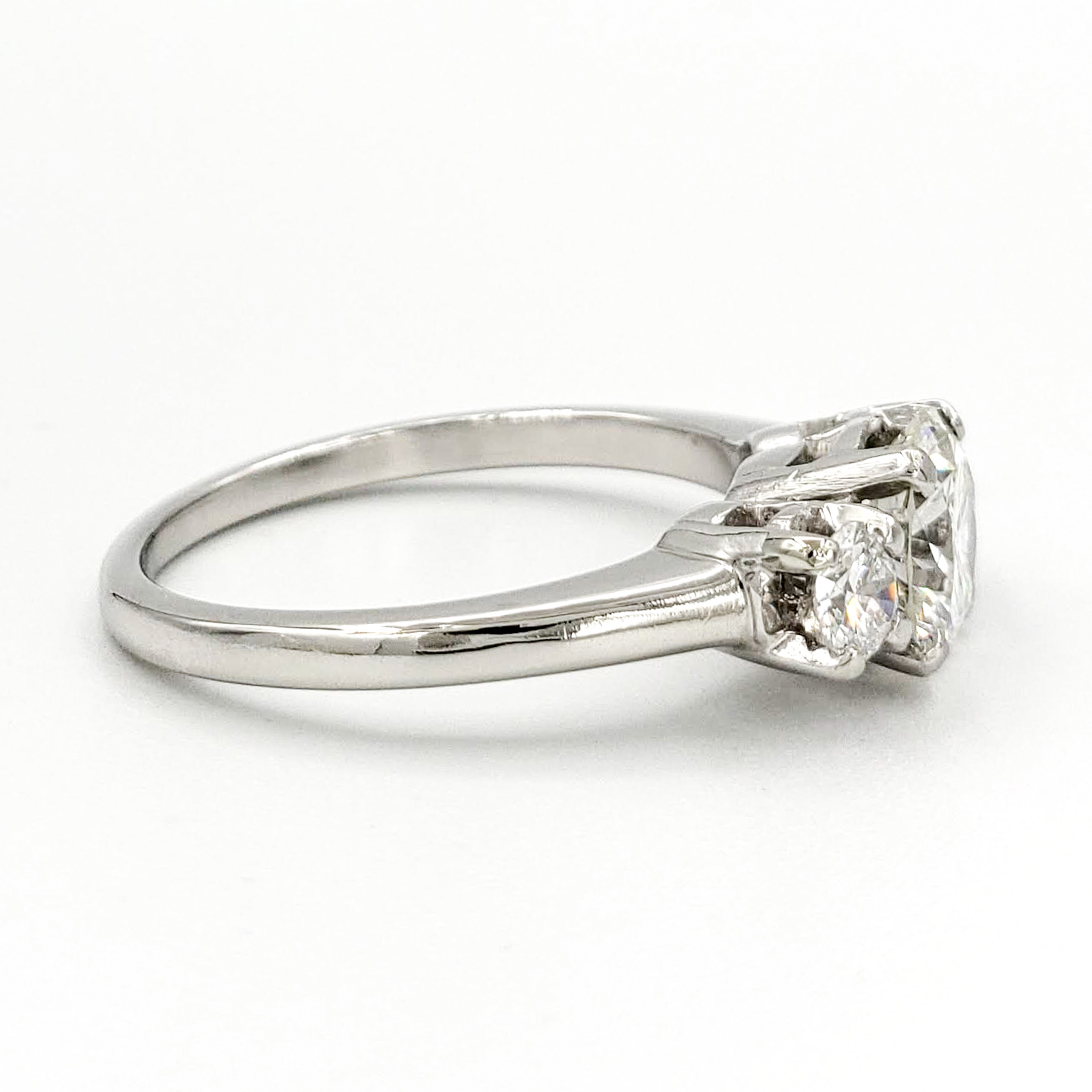 vintage-platinum-engagement-ring-with-1-01-carat-round-brilliant-cut-diamond-gia-j-vs2