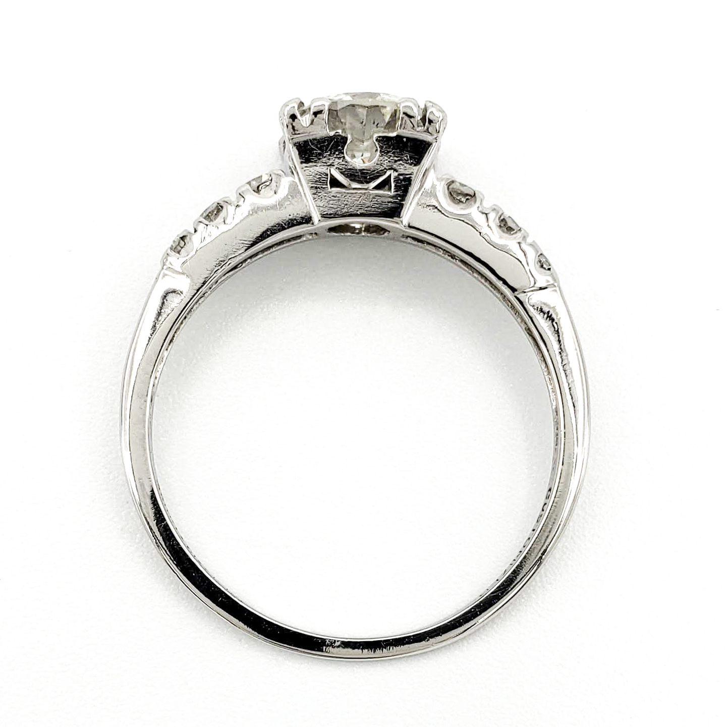 vintage-platinum-engagement-ring-with-0-77-carat-round-brilliant-cut-diamond-egl-i-vs2