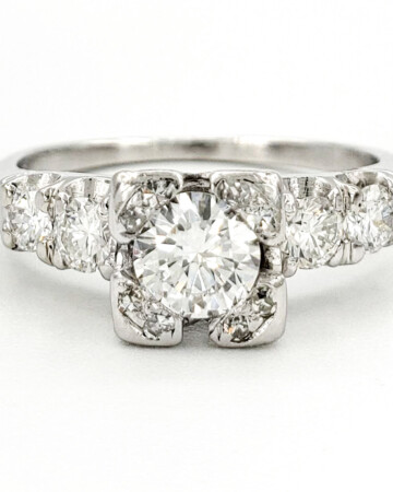vintage-platinum-engagement-ring-with-0-38-carat-round-brilliant-cut-diamond-egl-e-si1