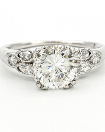 vintage-platinum-engagement-ring-with-1-22-carat-round-brilliant-cut-diamond-egl-g-si1