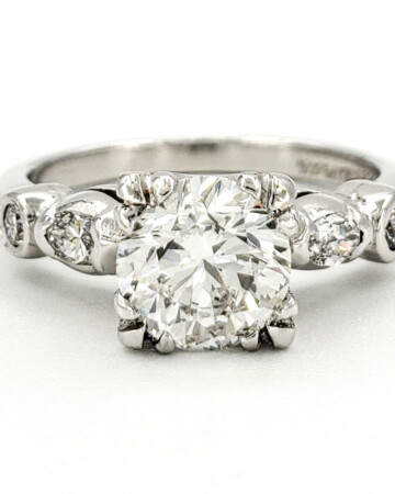 vintage-platinum-engagement-ring-with-1-05-carat-round-brilliant-cut-diamond-egl-h-si3
