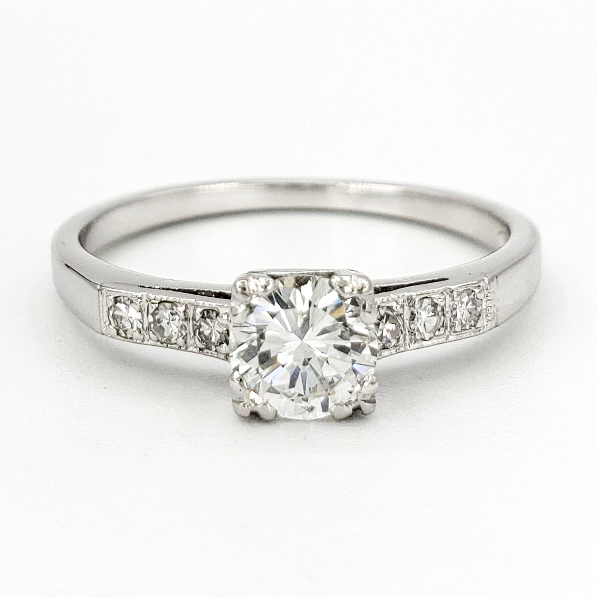 vintage-platinum-engagement-ring-with-0-42-carat-round-brilliant-cut-diamond-egl-d-vs1