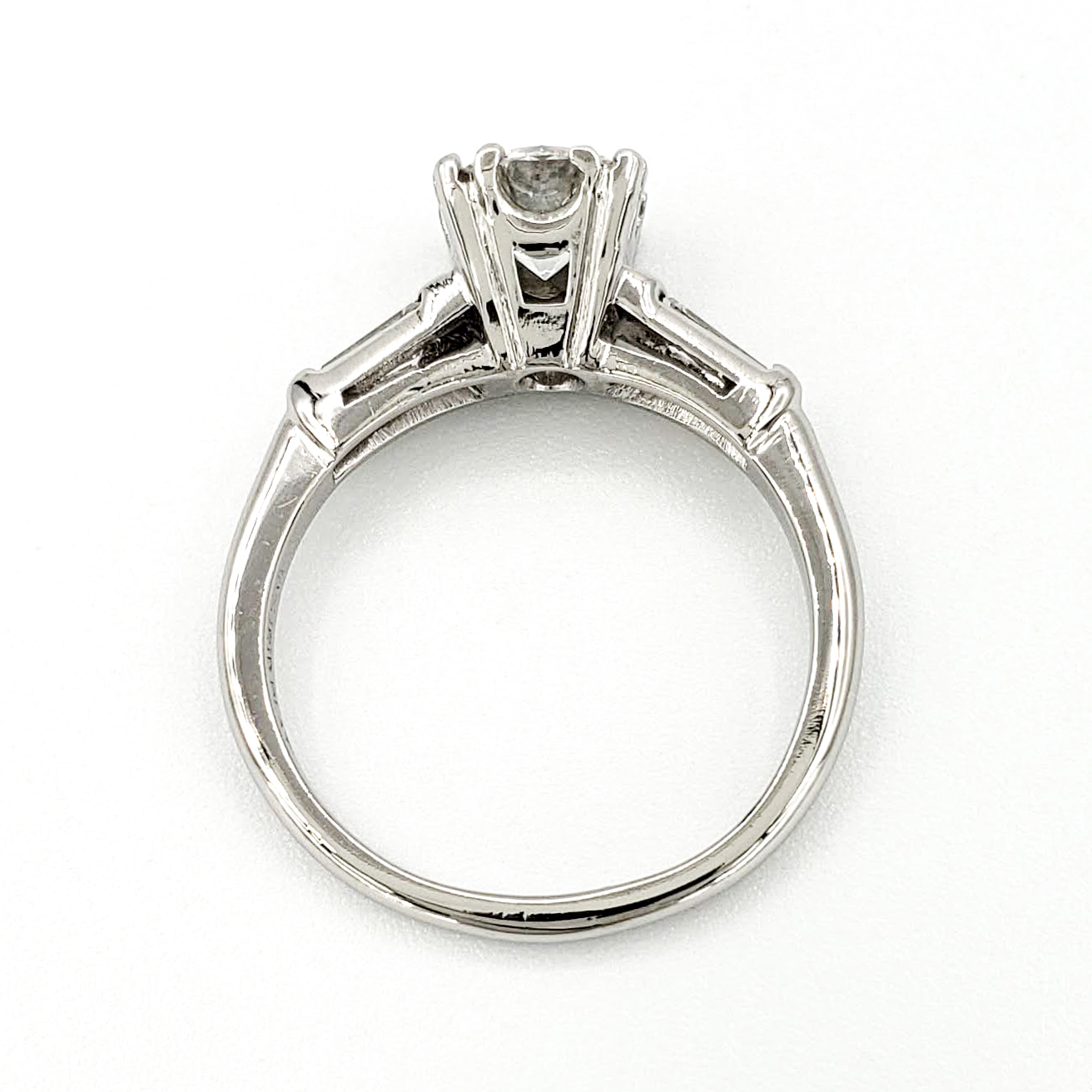 vintage-platinum-engagement-ring-with-0-76-carat-round-brilliant-cut-diamond-gia-d-vvs2