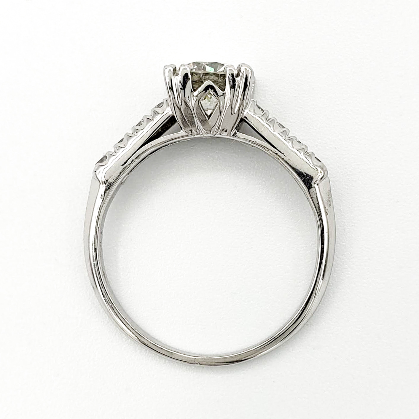 vintage-platinum-engagement-ring-with-0-81-carat-round-brilliant-cut-diamond-egl-j-s11