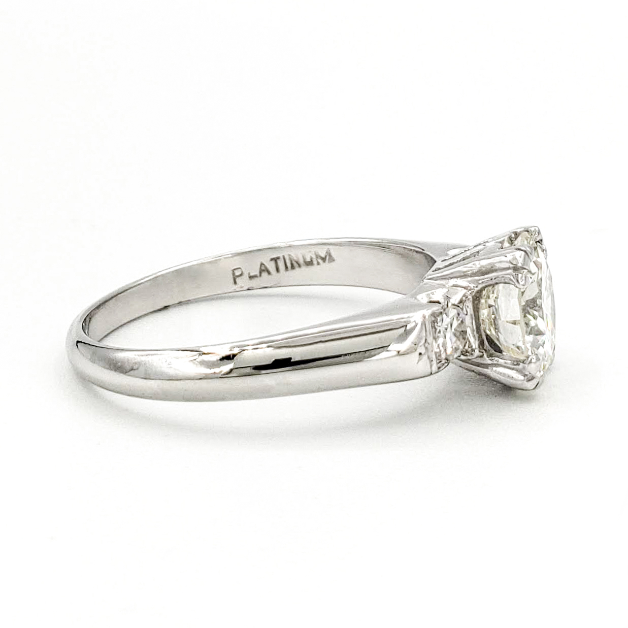 Vintage Platinum Engagement Ring With 0.87 Carat Round Brilliant Cut ...