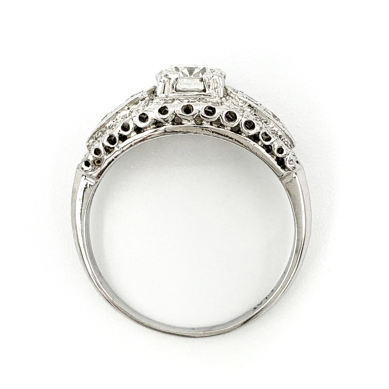 estate-platinum-engagement-ring-with-0-47-carat-round-brilliant-cut-diamond-egl-h-vs1