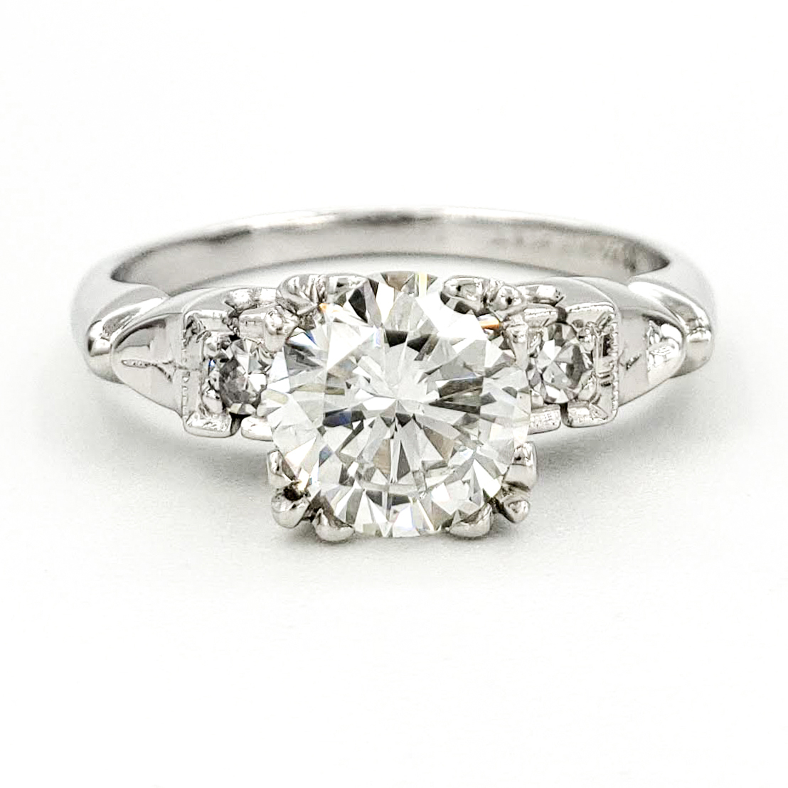 vintage-platinum-engagement-ring-with-1-15-carat-round-brilliant-cut-diamond-egl-g-vs2