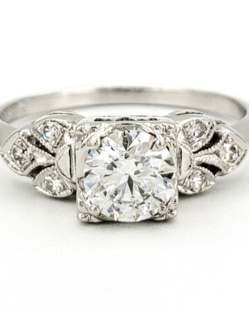 Vintage 14 Karat Gold Engagement Ring With 0.56 Carat Round Brilliant Cut Diamond EGL - E SI1