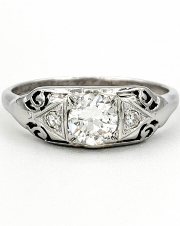 vintage-18-karat-gold-engagement-ring-with-0-35-carat-transitional-cut-diamond-egl-g-vs2