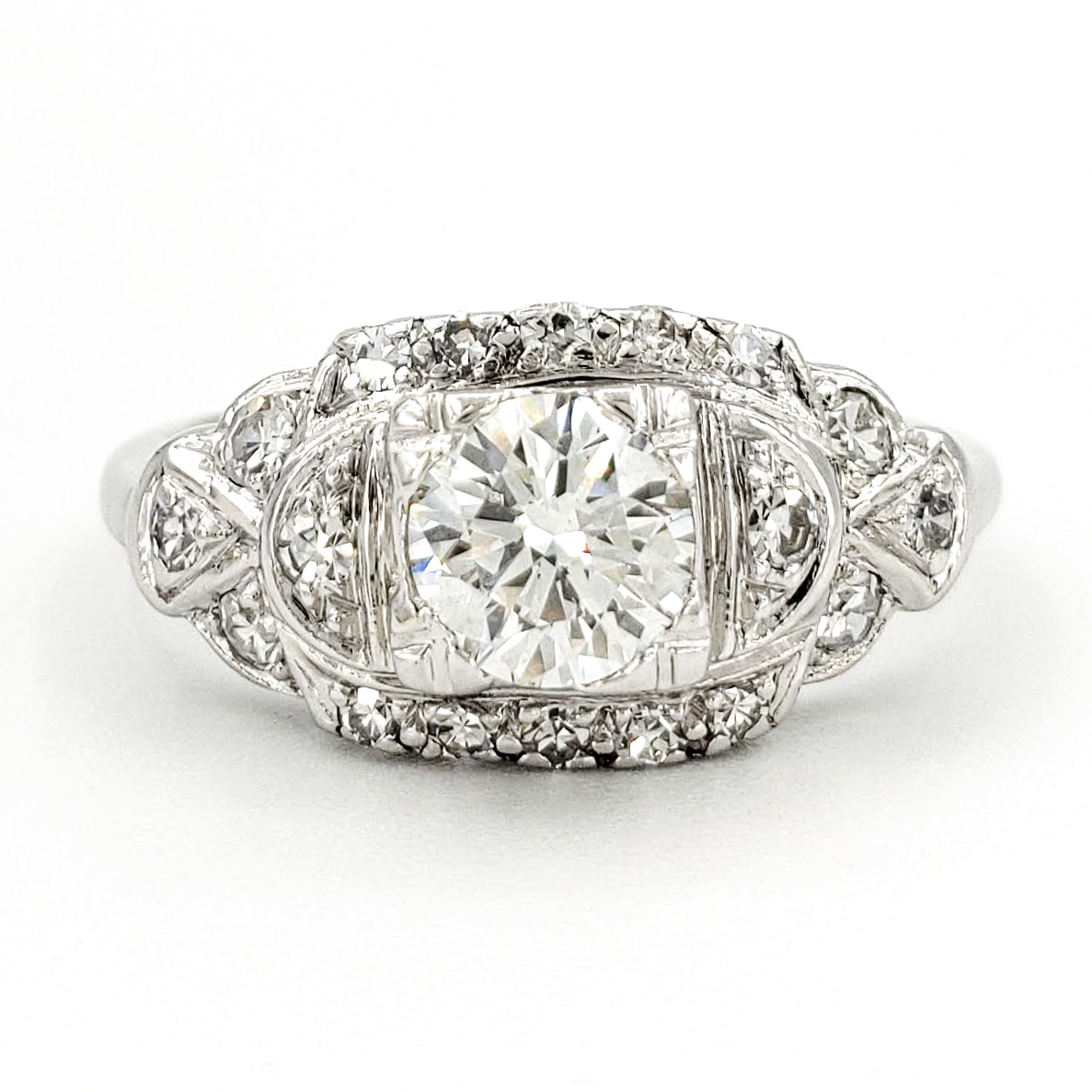 Vintage Platinum Engagement Ring With 0.55 Carat Round Brilliant Cut ...