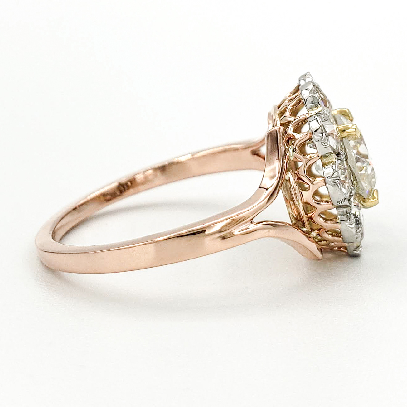 vintage-18-karat-gold-engagement-ring-with-0-94-carat-old-european-cut-diamond-egl-h-si1