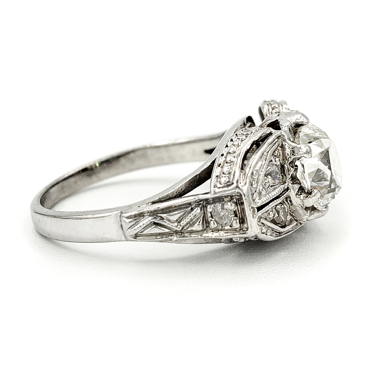 vintage-platinum-engagement-ring-with-0-94-carat-old-mine-cut-diamond-egl-g-si2