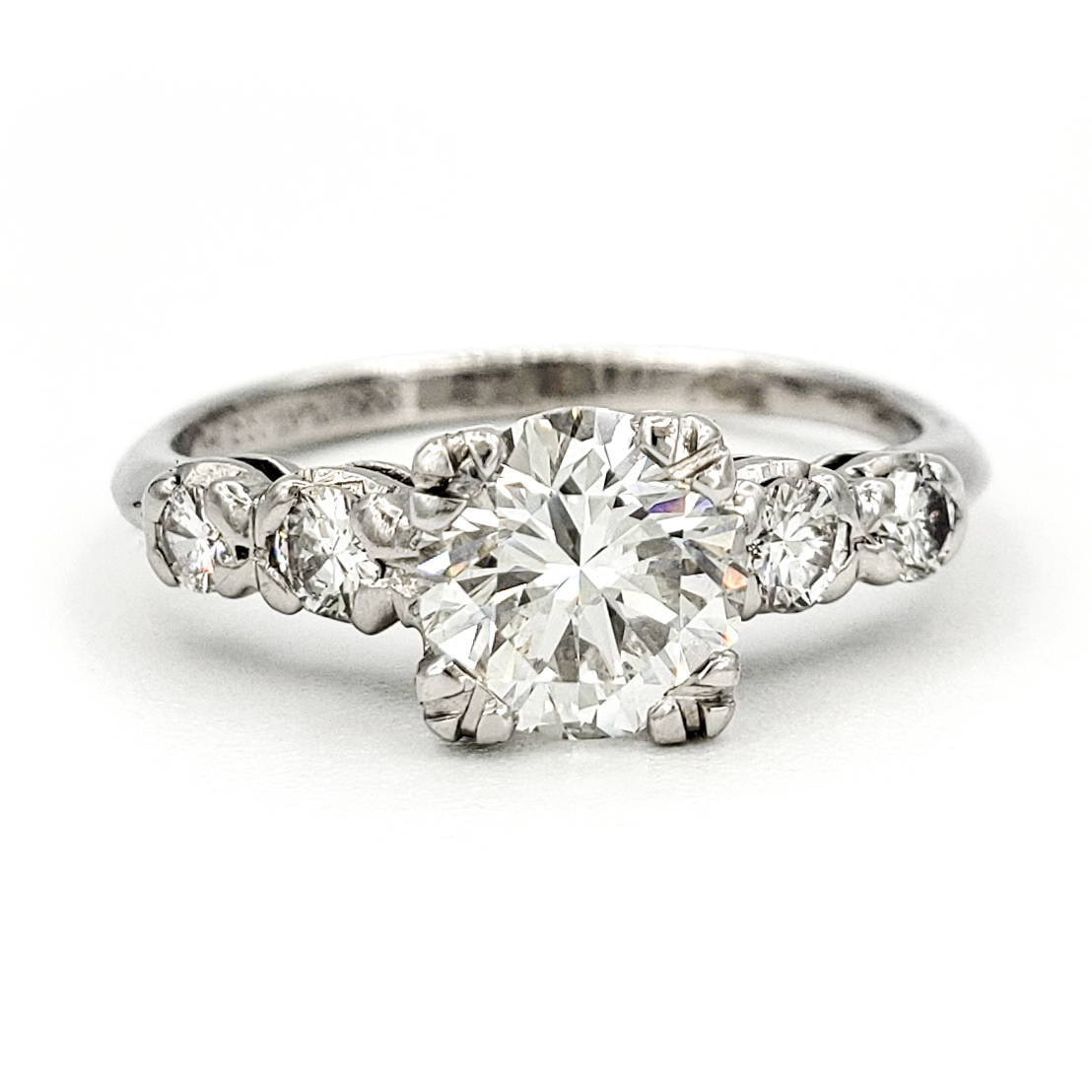 vintage-platinum-engagement-ring-with-1-02-carat-round-brilliant-cut-diamond-gia-h-vs1