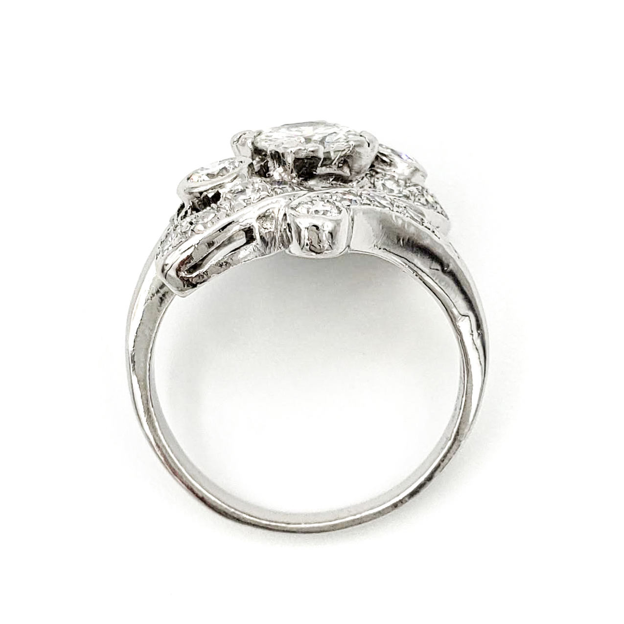 vintage-platinum-engagement-ring-with-0-58-carat-round-brilliant-cut-diamond-egl-e-si1