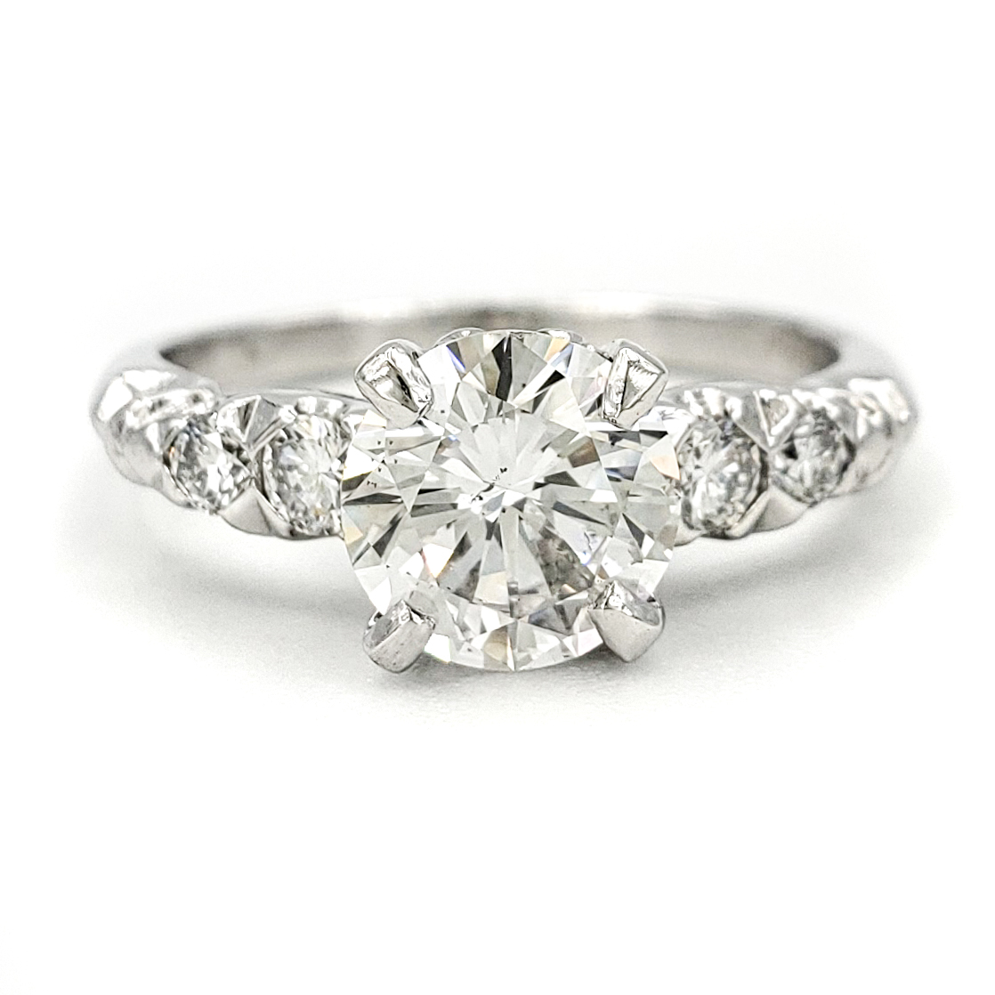 vintage-platinum-engagement-ring-with-1-17-carat-round-brilliant-cut-diamond-egl-g-si1
