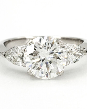 vintage-platinum-engagement-ring-with-2-01-carat-round-brilliant-cut-diamond-gia-e-si1